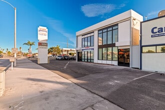 8452 Katella Ave, Stanton, CA à louer Photo du bâtiment- Image 2 de 20