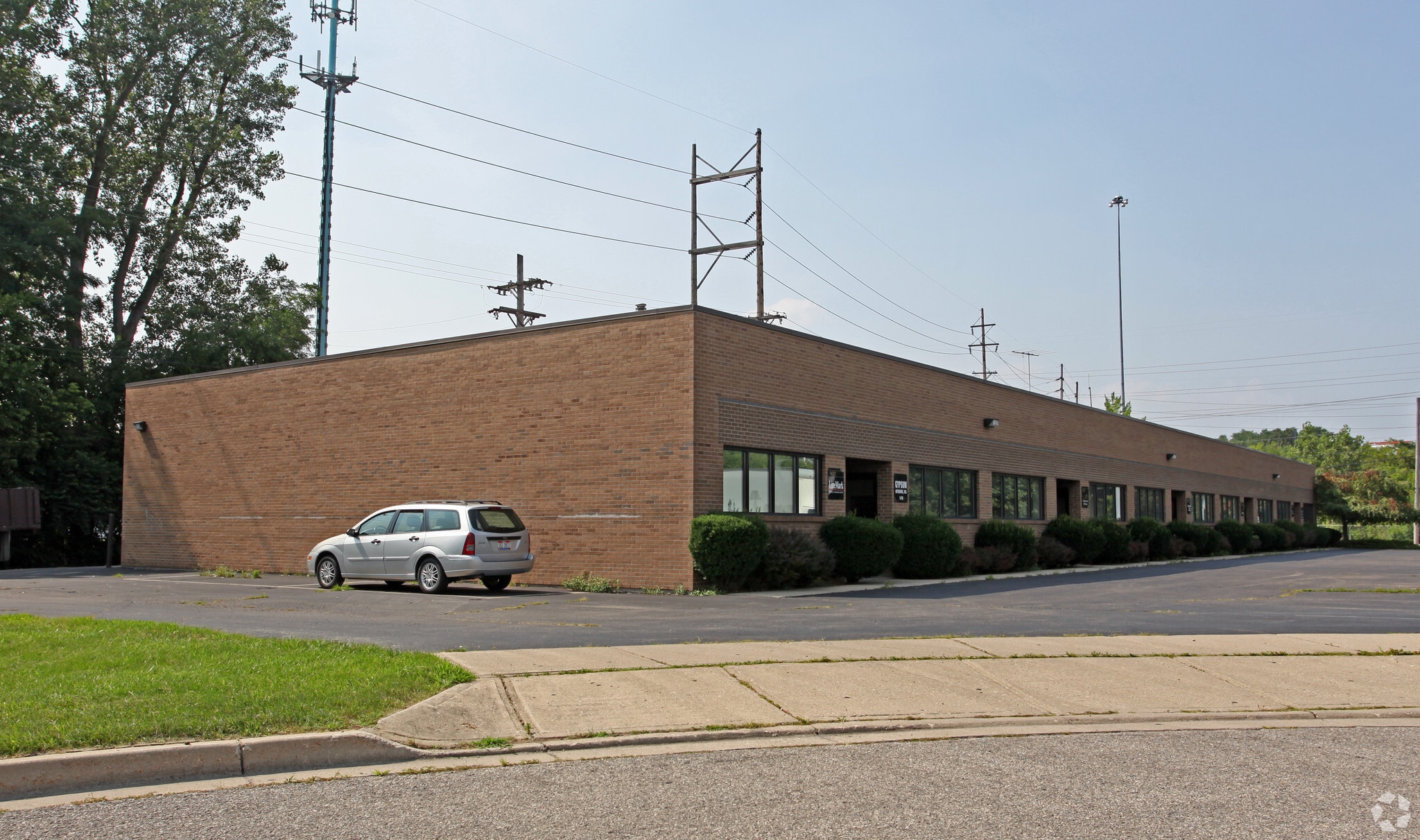 1403-1431 Business Center Ct, Dayton, OH for sale Primary Photo- Image 1 of 5