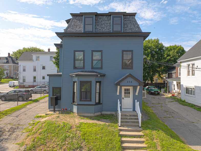 154 Pine St, Lewiston, ME for sale - Primary Photo - Image 1 of 36