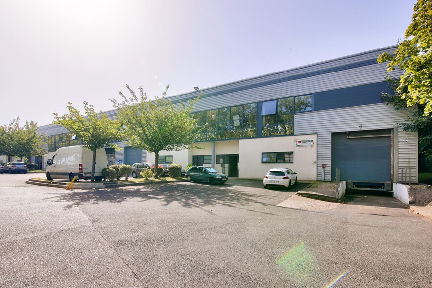 Flex in Le Blanc-Mesnil for lease - Building Photo - Image 3 of 3