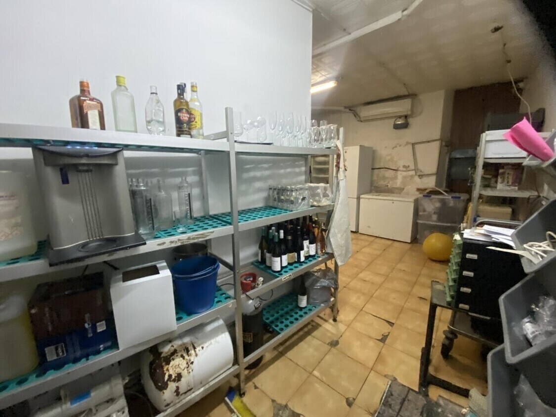 Barcelona, BAR 08010 - Unit - -  - Interior Photo - Image 1 of 3