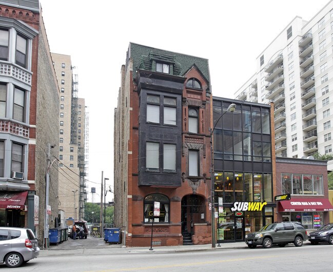 Plus de détails pour 814 N State St, Chicago, IL - Bureau/Commerce de détail à louer