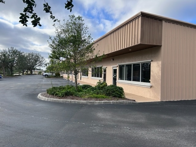 660 Charlotte St, Punta Gorda, FL à louer - Photo du bâtiment - Image 2 de 12