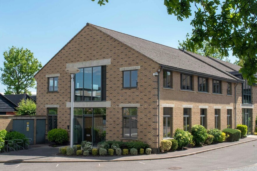 The Courtyard, Eastern Road, Bracknell à louer - Photo principale - Image 1 de 13