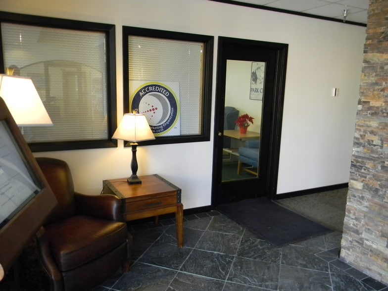 1910 Prospector Ave, Park City, UT for lease - Interior Photo - Image 3 of 6