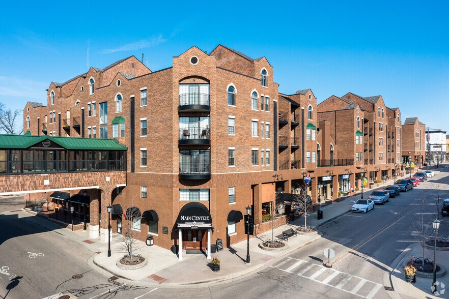 150 Maincentre, Northville, MI à louer - Photo du bâtiment - Image 3 de 9