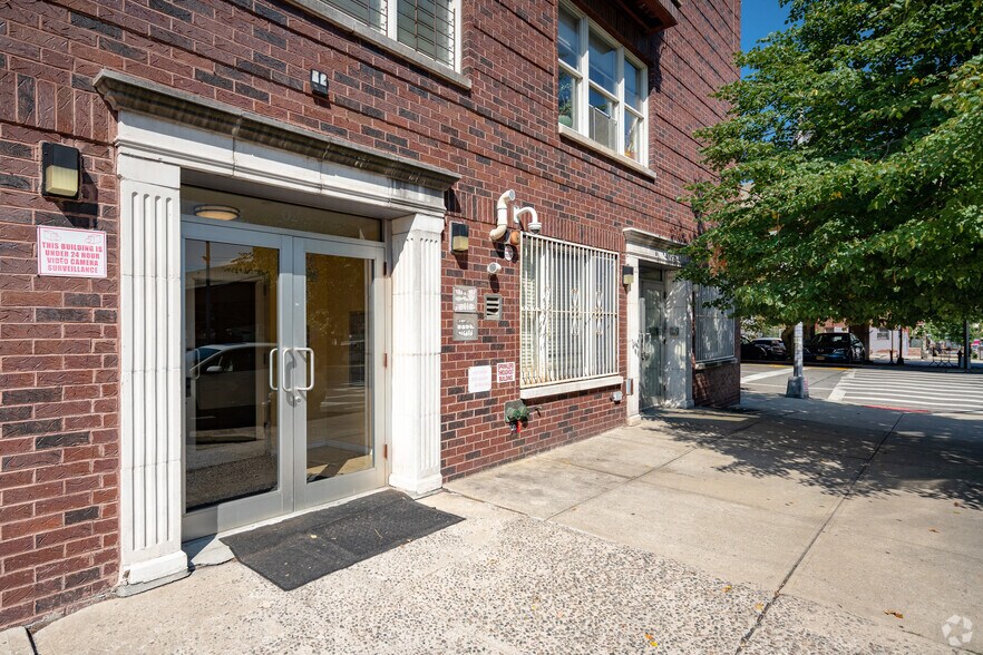 62 Clermont Ave, Brooklyn, NY à louer - Photo du bâtiment - Image 2 de 17