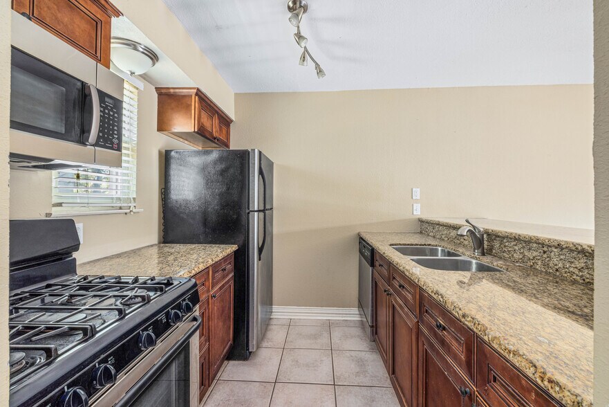 525 11th St, Galveston, TX à vendre - Photo intérieure - Image 3 de 11