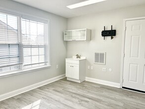 204-206 Adley Way, Greenville, SC for lease Interior Photo- Image 2 of 8