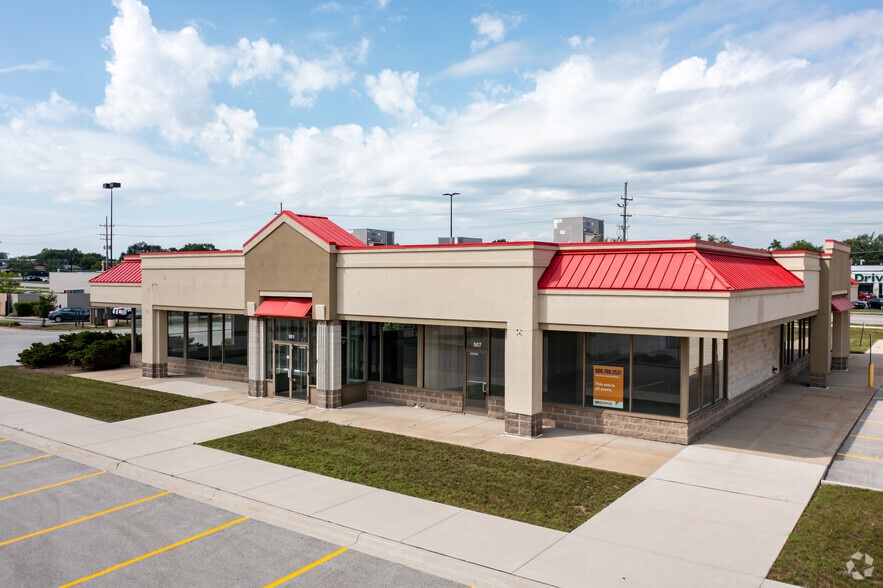 401 E Roosevelt Rd, Lombard, IL for sale - Building Photo - Image 2 of 17