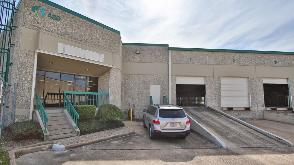 202-230 W 38th St, Houston, TX for lease - Primary Photo - Image 1 of 2