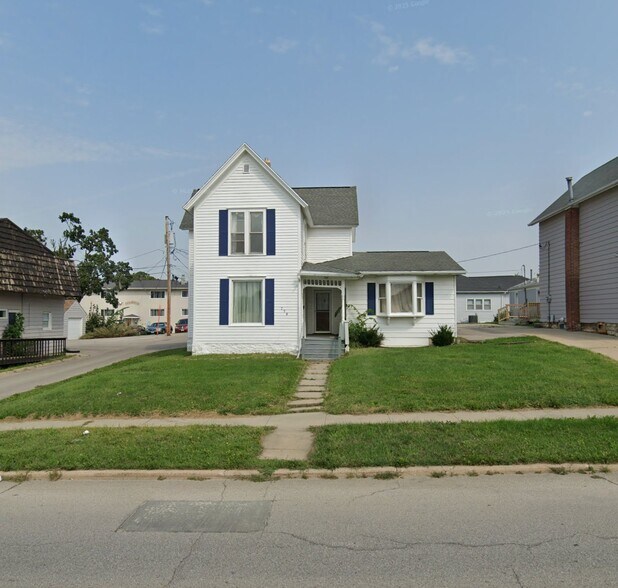 8th Ave - Single Family Home & Land portefeuille de 2 propriétés à vendre sur LoopNet.ca - Photo principale - Image 3 de 6