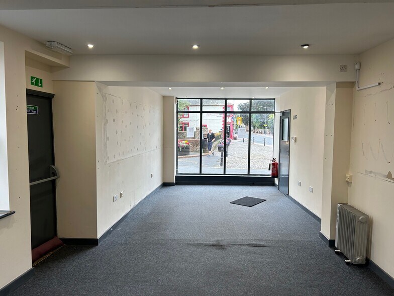 49-53 High St, Wigton à louer - Photo du bâtiment - Image 2 de 9