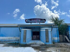 2101 Paris Rd, New Orleans, LA for lease Interior Photo- Image 1 of 6