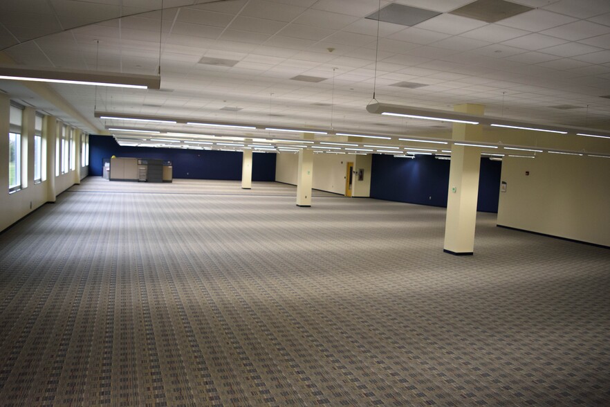 201 Technology Park Dr, Lebanon, VA for lease - Interior Photo - Image 2 of 7