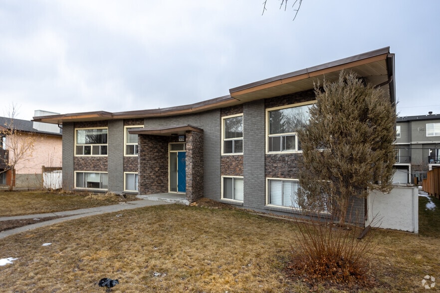 128 22 Av NE, Calgary, AB for sale - Building Photo - Image 2 of 2