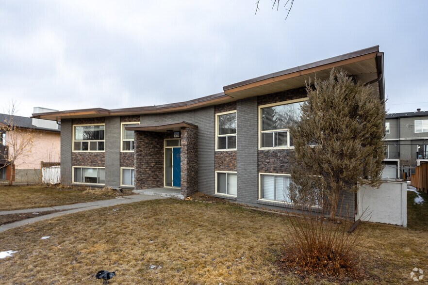 128 22 Av NE, Calgary, AB à vendre - Photo du bâtiment - Image 2 de 2