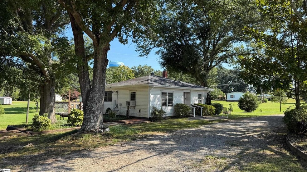 1905 Powdersville Rd, Easley, SC for sale - Building Photo - Image 2 of 6