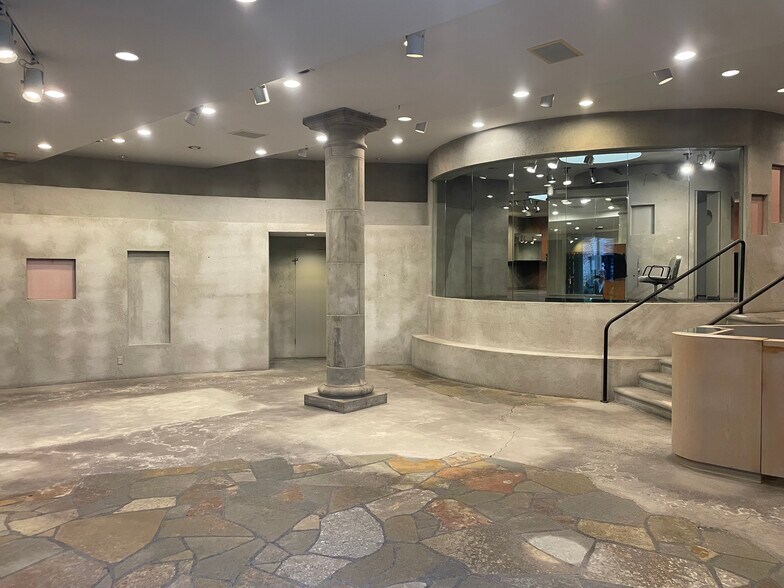 3519 E Coast Hwy, Corona Del Mar, CA à louer - Photo du bâtiment - Image 3 de 21