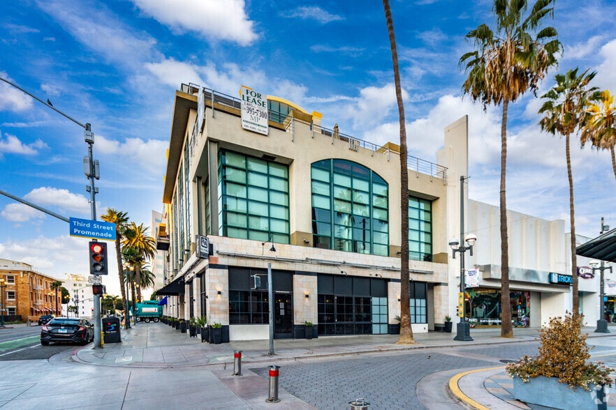 219-231 Arizona Ave, Santa Monica, CA à louer - Photo du bâtiment - Image 1 de 9