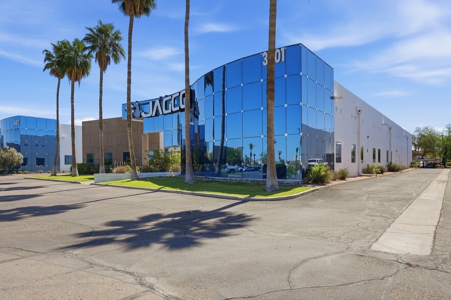 3401 E Harbour Dr, Phoenix, AZ à louer - Photo du bâtiment - Image 2 de 92