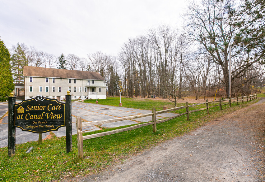 43 Brown St, Albion, NY à vendre - Photo du b timent - Image 1 de 43