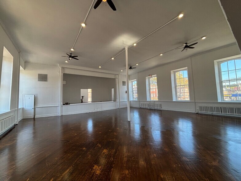 4200 Ridge Ave, Philadelphia, PA à vendre - Photo du bâtiment - Image 2 de 9
