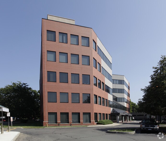 2321 Whitney Ave, Hamden, CT à louer - Photo du bâtiment - Image 3 de 13