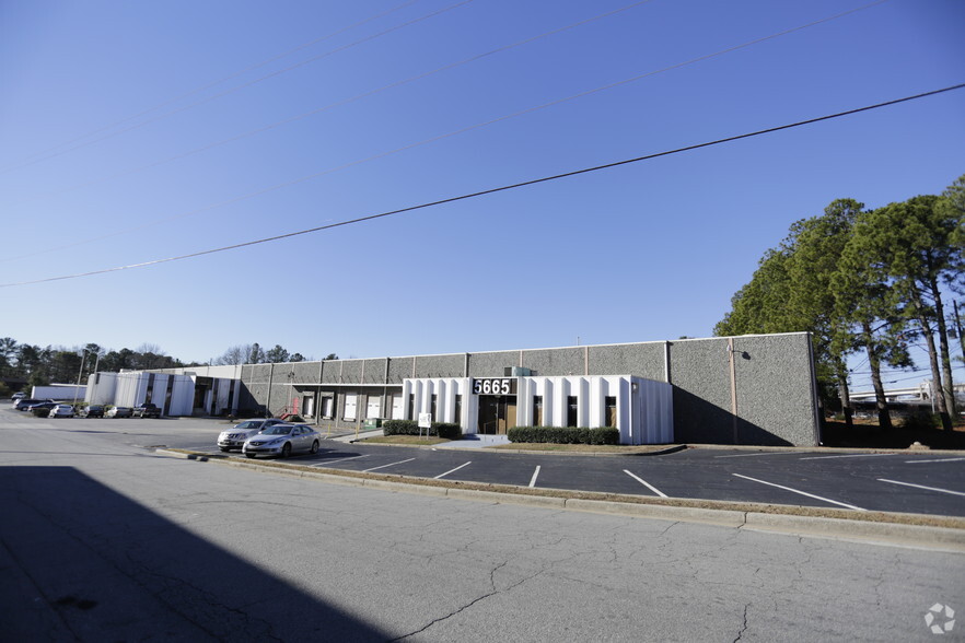 5665 New Peachtree Rd, Chamblee, GA for sale - Building Photo - Image 1 of 1