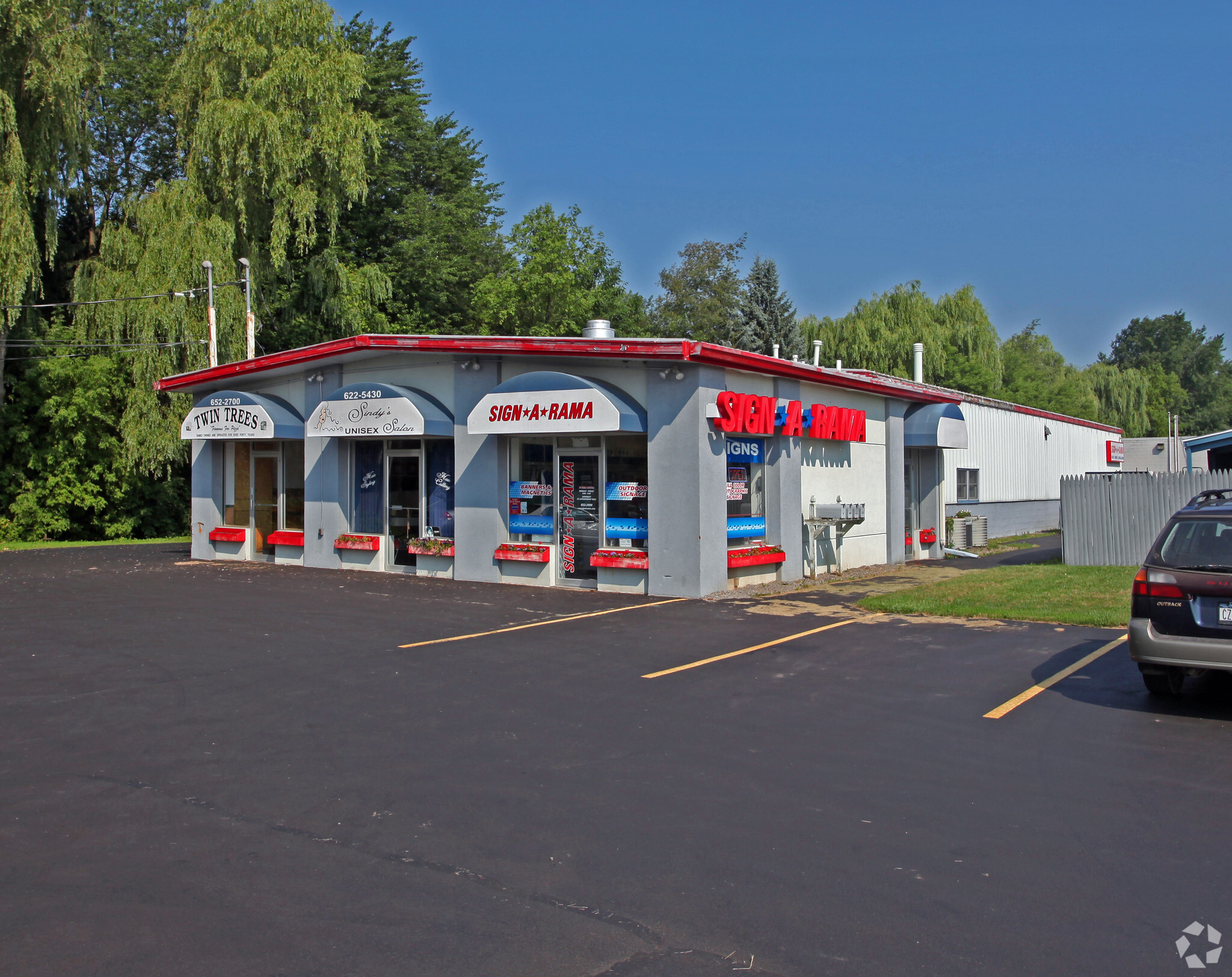 7607 Oswego Rd, Liverpool, NY for sale Primary Photo- Image 1 of 1