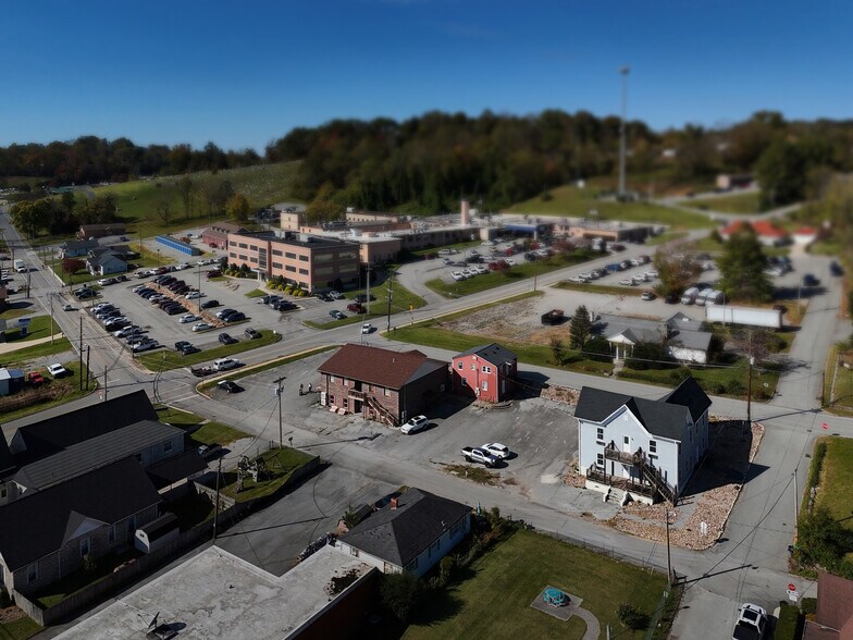 Tazewell Flats portfolio of 2 properties for sale on LoopNet.ca - Building Photo - Image 3 of 44