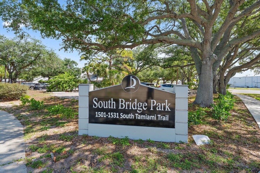 1521-1525 Tamiami Trl S, Venice, FL for sale - Building Photo - Image 3 of 12