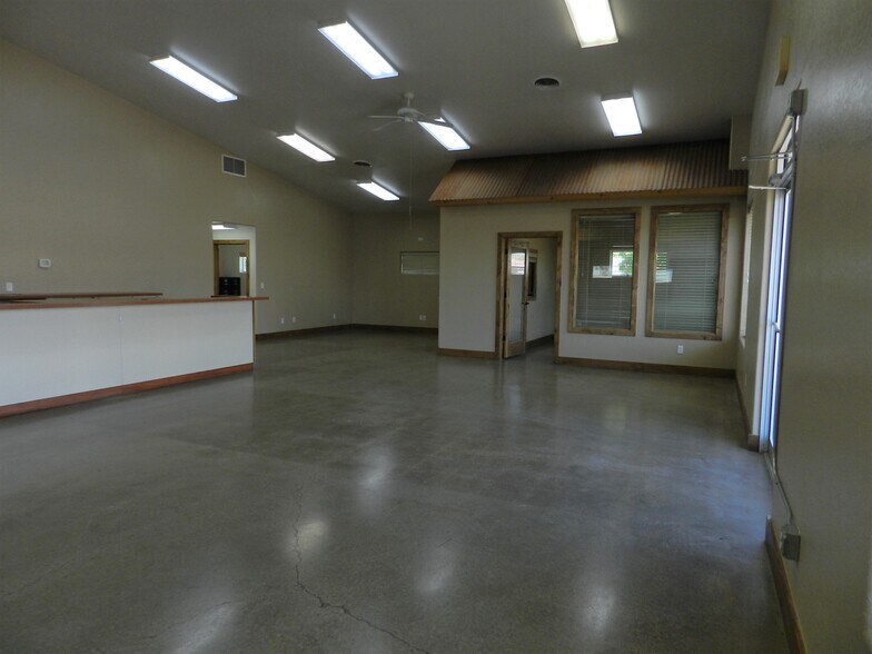 175 Merchant Dr, Montrose, CO for lease - Interior Photo - Image 2 of 15