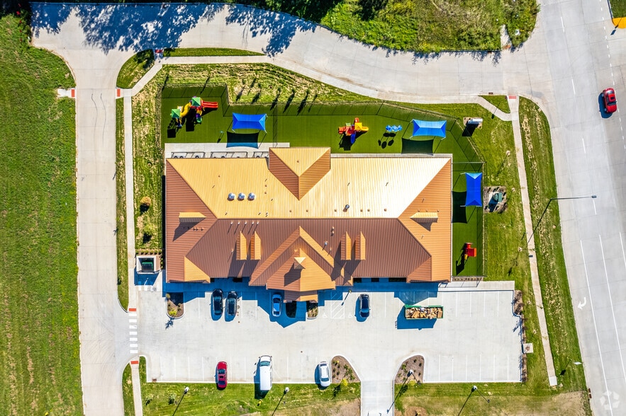 1155 SE Kettlestone Blvd, Waukee, IA for sale - Aerial - Image 3 of 4