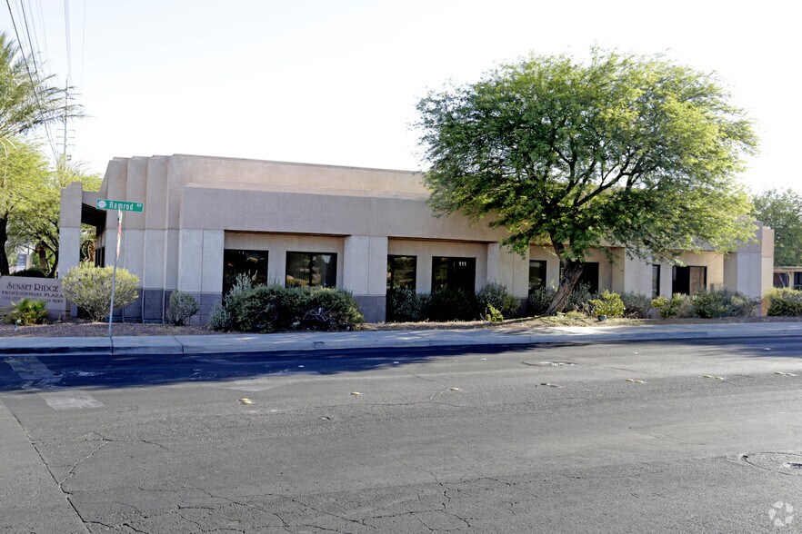 2900 N Green Valley Pky, Henderson, NV à louer - Photo du bâtiment - Image 3 de 11