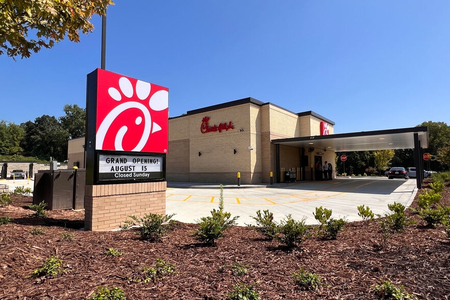 3483 Winder Hwy, Flowery Branch, GA for lease - Building Photo - Image 1 of 9