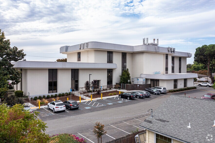 1530 Meridian Ave, San Jose, CA à louer - Photo du bâtiment - Image 2 de 19