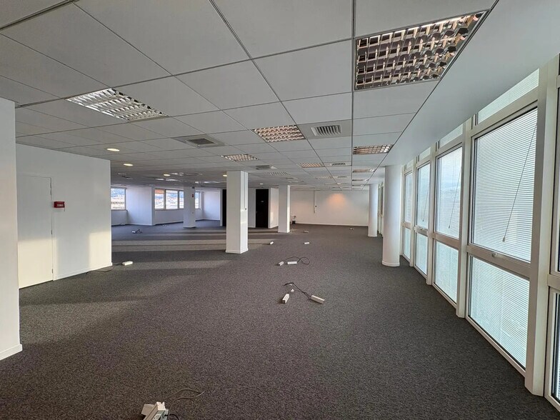 165 Avenue Du Prado, Marseille for lease - Interior Photo - Image 3 of 17