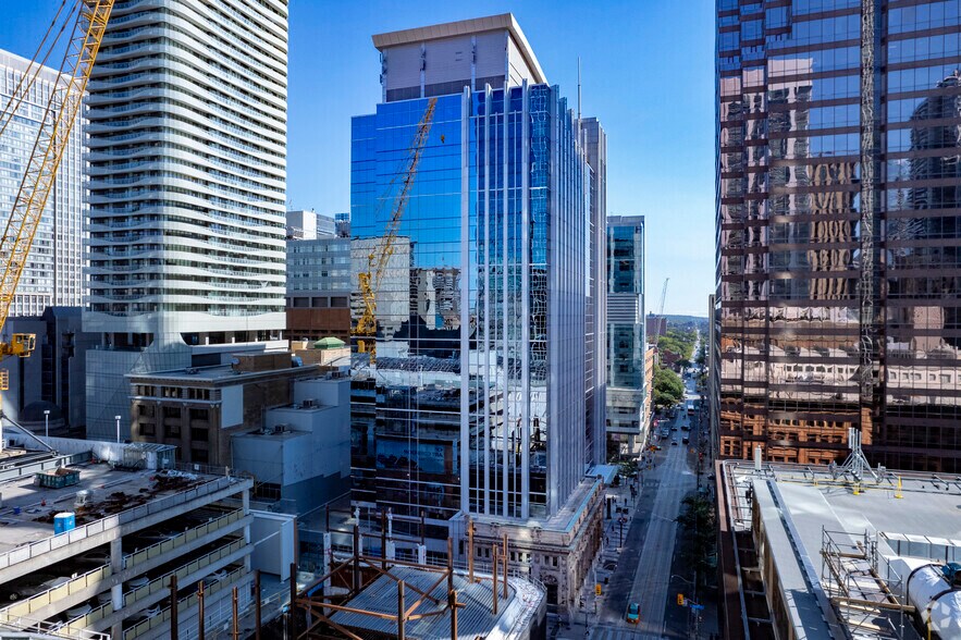 2 Queen St E, Toronto, ON for sale - Primary Photo - Image 1 of 1