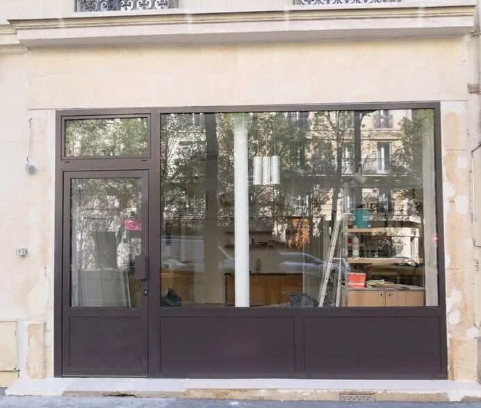 Retail in Paris for lease - Building Photo - Image 1 of 9