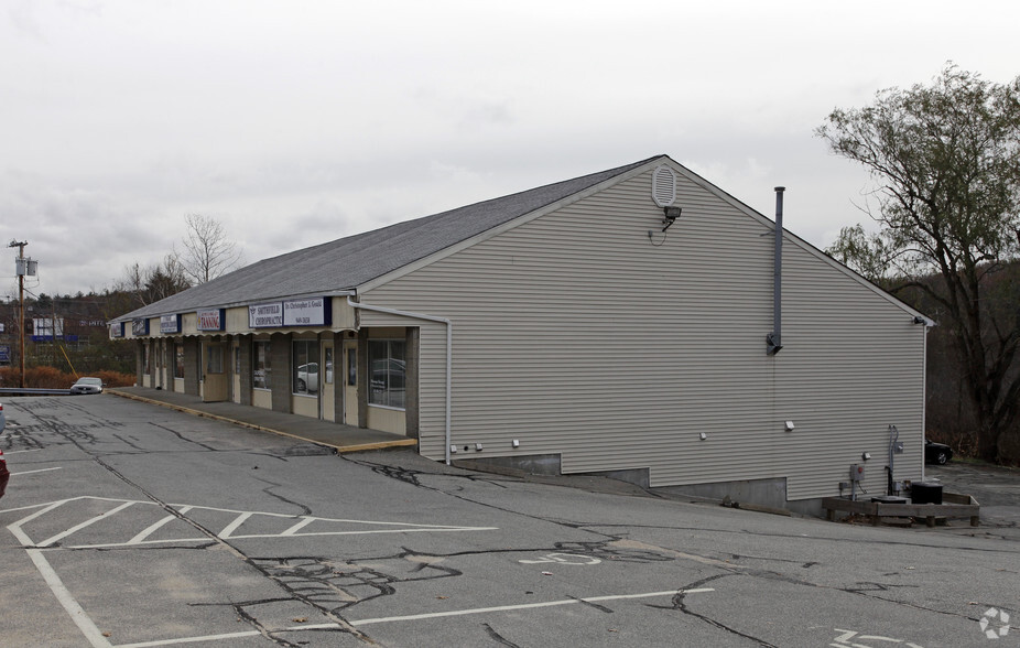 466 Putnam Pike, Greenville, RI for lease - Building Photo - Image 2 of 5