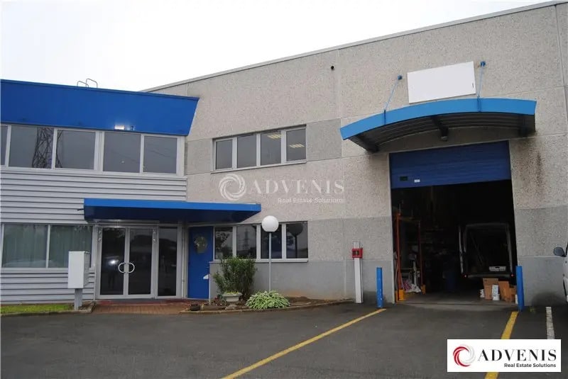 Flex in Bondues for lease Building Photo- Image 1 of 5