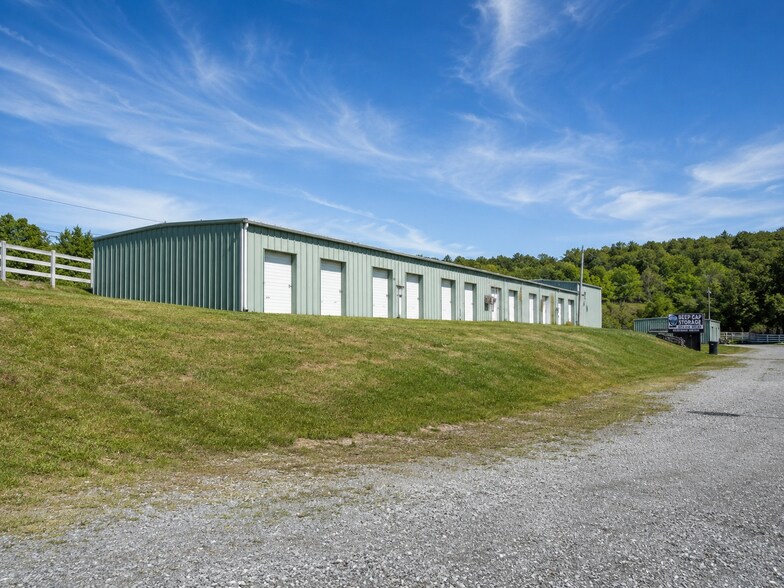 7350 Old Hwy 421 hwy, Deep Gap, NC à vendre - Photo du bâtiment - Image 3 de 4