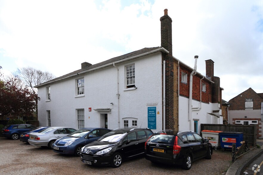 18 College St, Petersfield à louer - Photo du bâtiment - Image 3 de 4