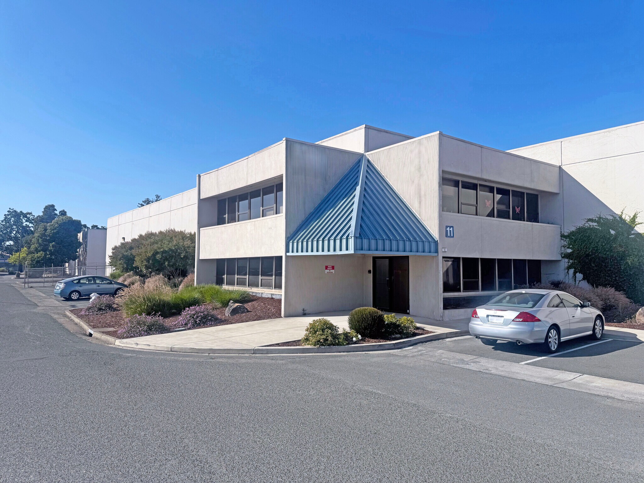 11 W 9th St, Santa Rosa, CA à vendre Photo du bâtiment- Image 1 de 1