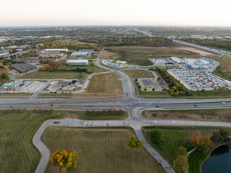 111th St, Urbandale, IA à vendre - Photo du bâtiment - Image 2 de 8