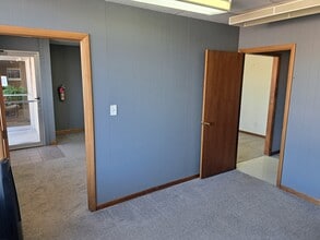 411 W 5th St, McCook, NE for lease Interior Photo- Image 1 of 27