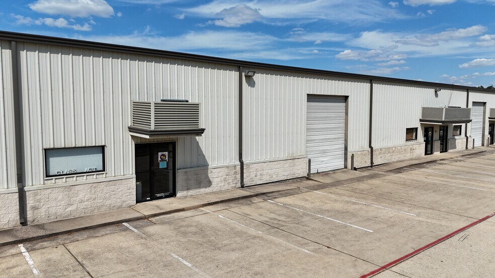 25275 Budde Rd, Spring, TX à louer - Photo du bâtiment - Image 3 de 20