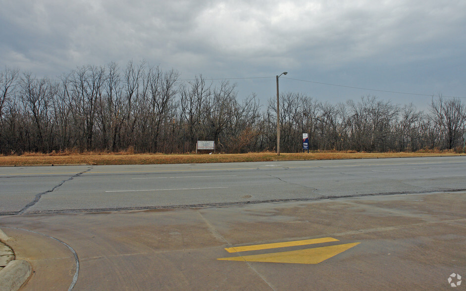 S Elm Pl, Broken Arrow, OK à vendre - Photo principale - Image 1 de 1