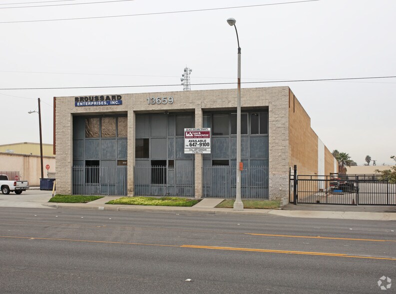 13659 Rosecrans Ave, Santa Fe Springs, CA à louer - Photo du bâtiment - Image 3 de 3